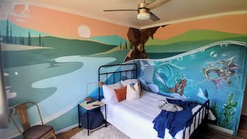 4 bedrooms, desk, iron/ironing board, WiFi