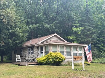 2 Bedroom cabin in the heart of the Hiawatha National Forest...