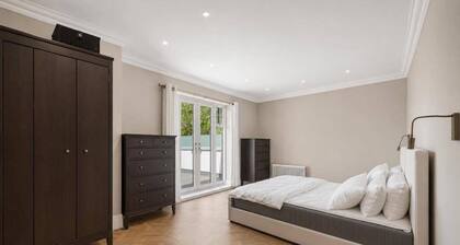 Luxurious Villa Retreat in Wilmslow