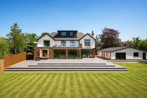 Luxurious Villa Retreat in Wilmslow