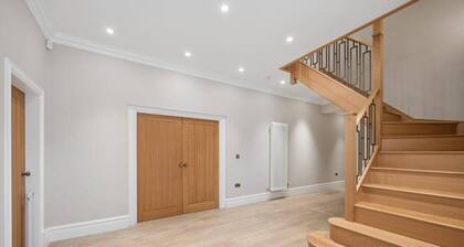 Luxurious Villa Retreat in Wilmslow