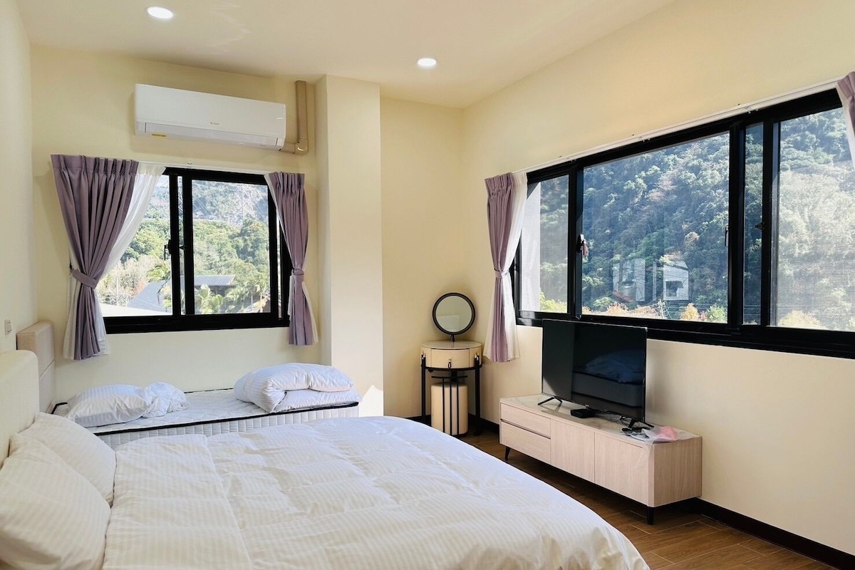 Superior Triple Room, Mountain View