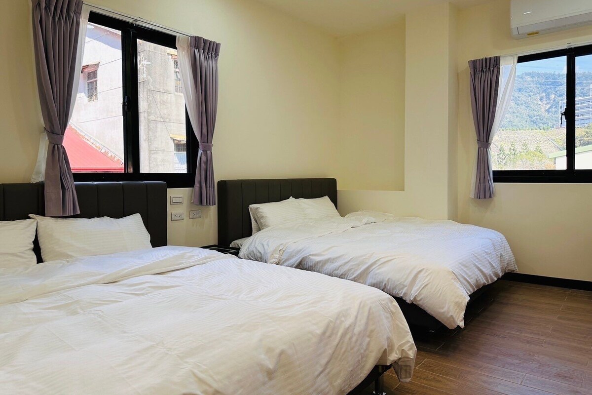 Family Quadruple Room, Mountain View