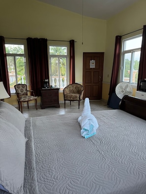Unclassified image, 5 of 10, button - Premium private guest suite with pool access (Ranchito)