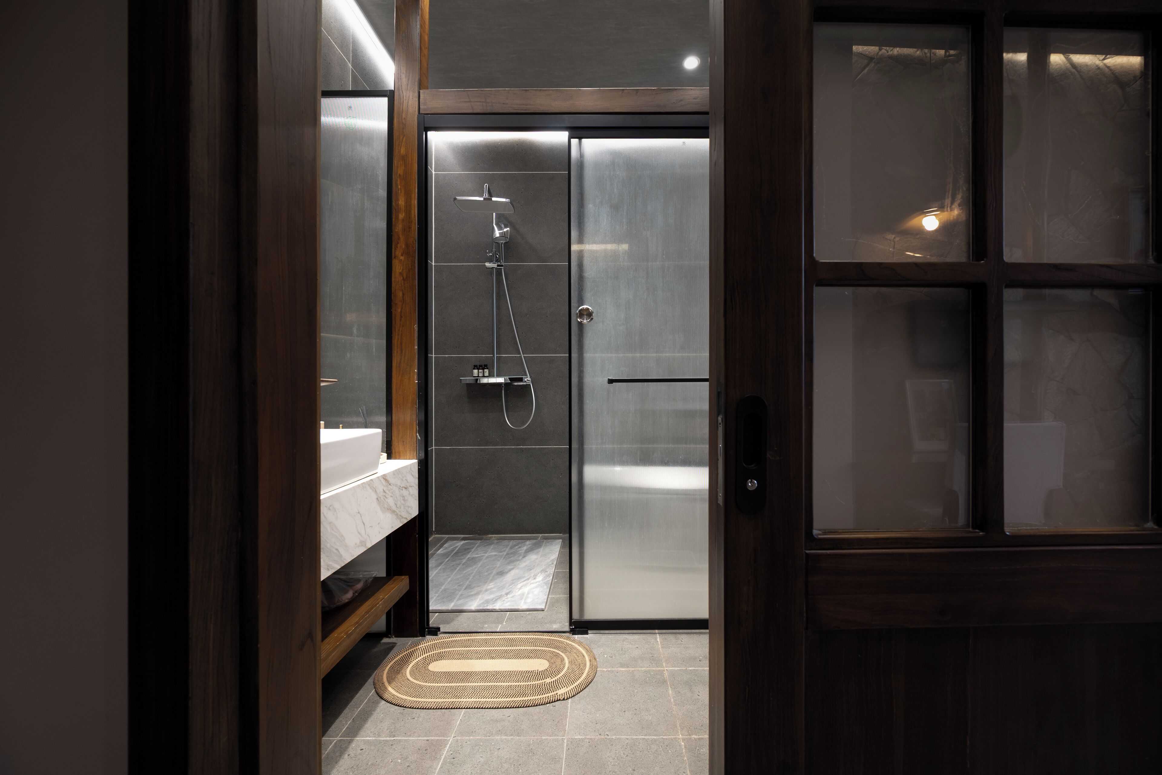 Signature Double Room, Courtyard View | Bathroom