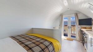 WiFi, bed sheets