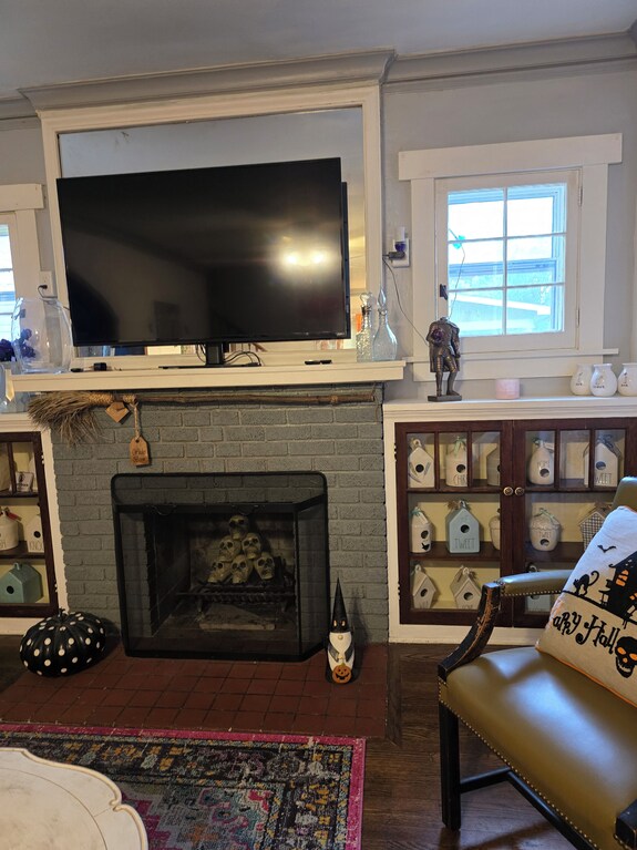 1910 Beautiful Craftsman Style Home - Topeka, KS