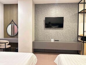 Deluxe Twin Room, 2 Single Beds, Non Smoking, Private Bathroom - Hotel One - Bacolod (Bacolod)
