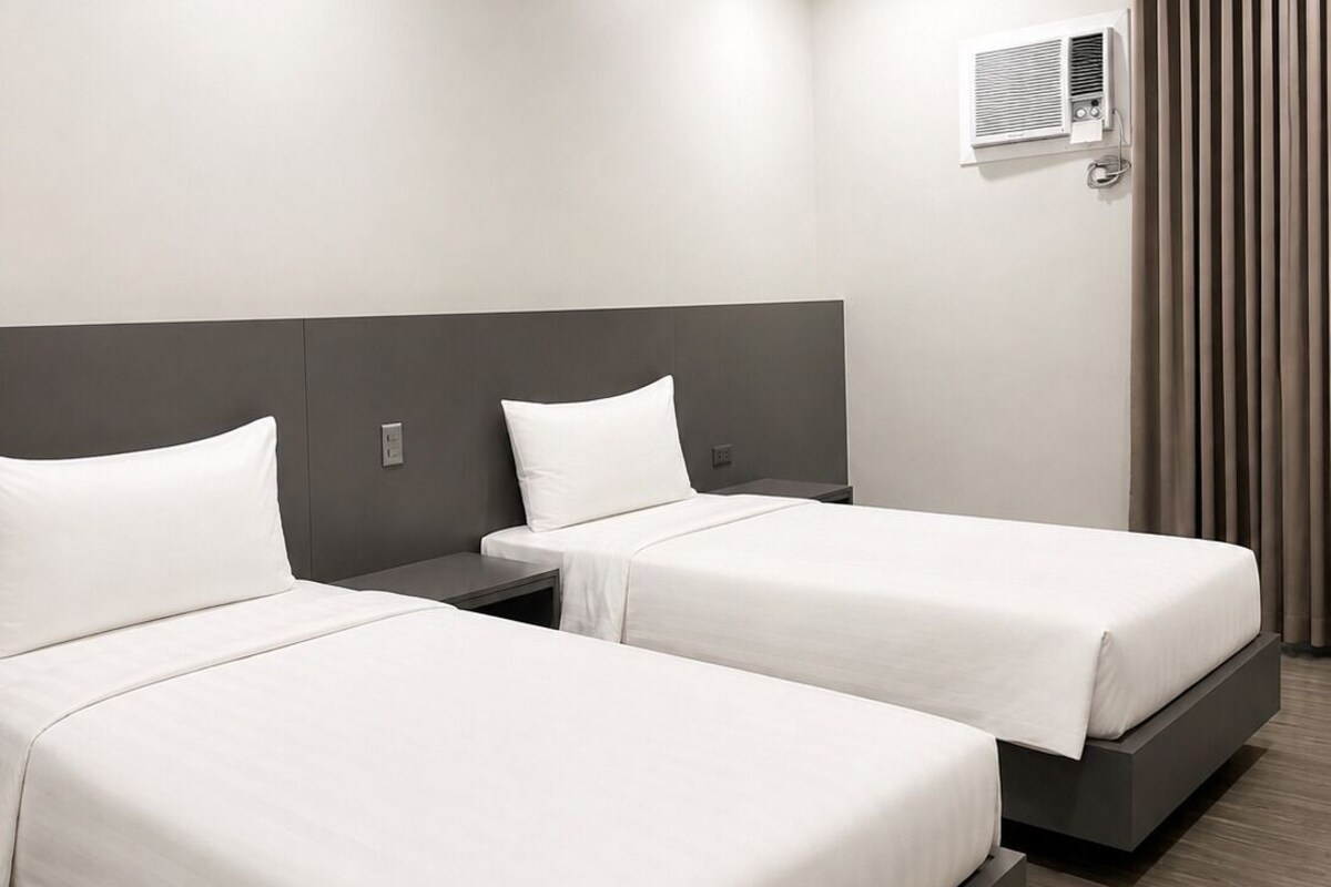 Phòng 2 giường đơn Deluxe, 2 giường đơn, không hút thuốc, phòng tắm riêng | Két bảo mật tại phòng, bàn, khu vực làm việc phù hợp cho laptop 