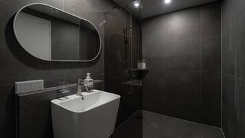 Standard Room | Bathroom