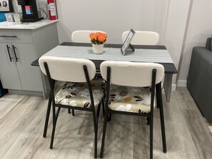 Uklassifisert bilde, 3 av 8, knapp