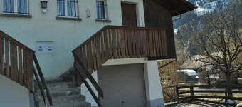 Chutzli Appartement/Fewo, Dusche oder Bad, WC, 2 Schlafräume 4-Bett-Wohnung by Interhome