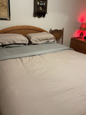 Room -     •     Cozy 1-Bedroom Retreat | Private & Comfortable Stay (Delta)