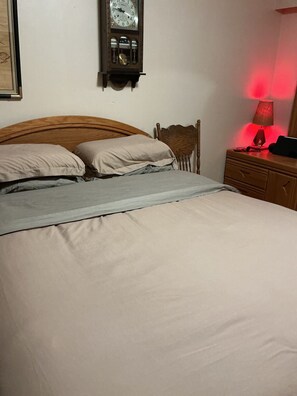 Room -     •     Cozy 1-Bedroom Retreat | Private & Comfortable Stay (Delta)