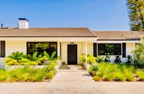 Exterior - Ojai Oasis Mountain Estate - Pool & Spa (Ojai)
