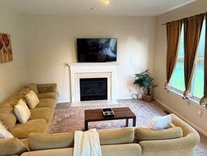 Unclassified image, 5 of 36, button - Perfect 5-bedroom house with AC in peaceful Ann Arbor/ Ravine LOT (Ann Arbor)