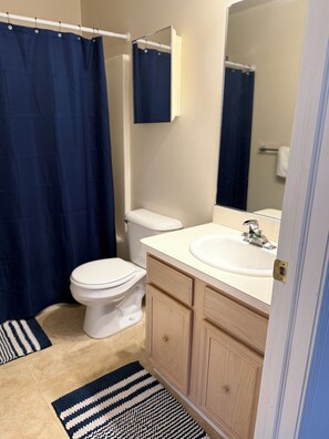Unclassified image, 4 of 36, button - Perfect 5-bedroom house with AC in peaceful Ann Arbor/ Ravine LOT (Ann Arbor)