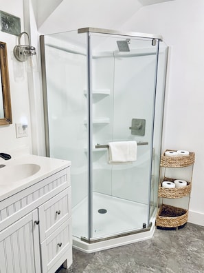 Bathroom - The Urban Farmhouse Oasis - TV in every bedroom (Akron)