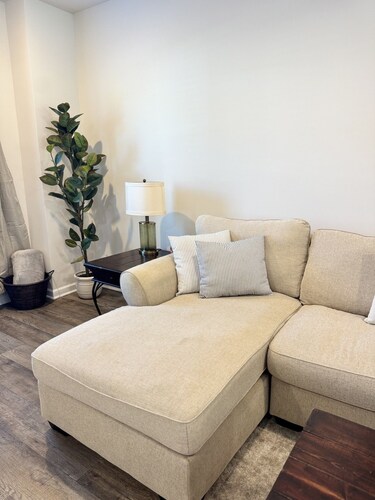 New Auburn/Opelika Stay | 8 Mi to AU | Workspace