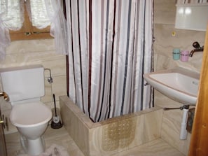 Unclassified image, 5 of 12, button - Arnika # 2 Appartement/Fewo, Dusche oder Bad, WC, 2 Schlafräume by Interhome (Lenk)