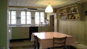 Dining - Adlemsried Appartement/Fewo, Dusche oder Bad, WC, 4 oder mehr Schlafräume by Interhome (Boltigen)