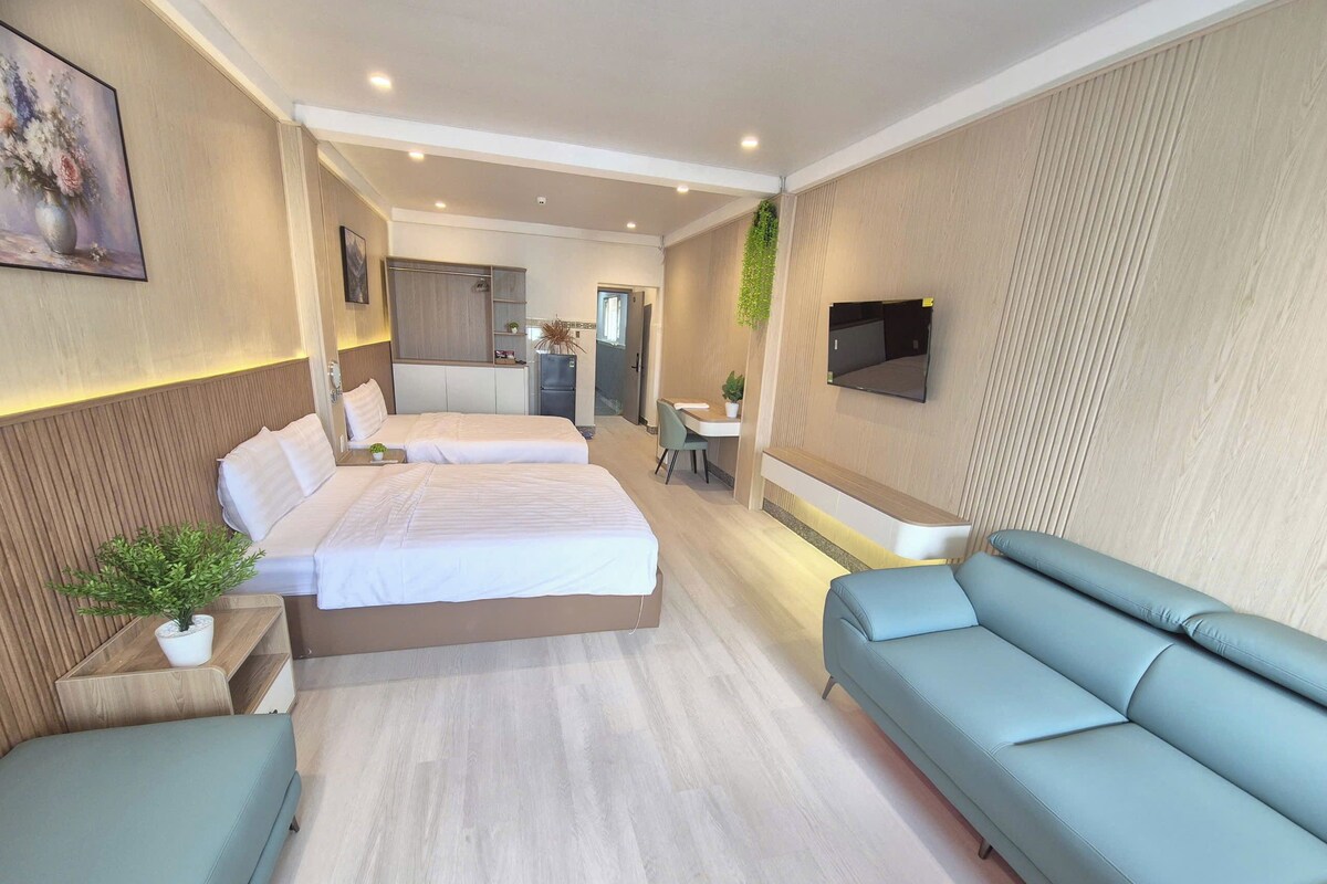 Deluxe Studio Suite, City View