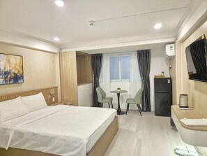 Superior Double Room, 1 Queen Bed, Non Smoking, Courtyard View - Apec Signature Hotel 5 (An Dong ward)