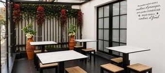 Hotel Embajada 47