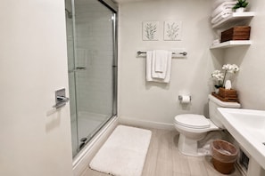 Bathroom - Wonderful Private Studio, walk to the beach or enjoy your Private patio fire pit (Dana Point)
