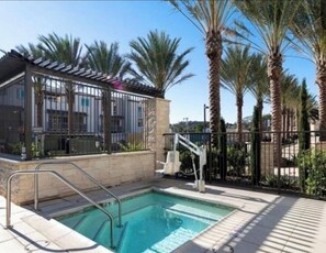 Pool - Wonderful Private Studio, walk to the beach or enjoy your Private patio fire pit (Dana Point)