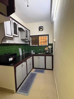 Unclassified image, 4 of 6, button - Fantastic 2-bedroom apartment with AC in vibrant Royapettah (Chennai)