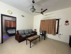 Unclassified image, 3 of 6, button - Fantastic 2-bedroom apartment with AC in vibrant Royapettah (Chennai)