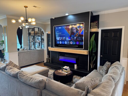 Theatre+Gym+ Sauna -Large home great for families Spacious 6-bedroom house in JC
