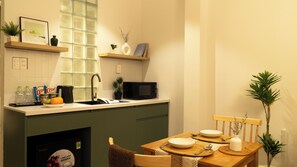 Dining - Studio with chill balcony: D3 Apt By D Haus (Thành phố Hồ Chí Minh)