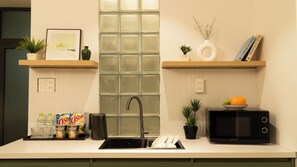 Private kitchen - Studio with chill balcony: D3 Apt By D Haus (Thành phố Hồ Chí Minh)