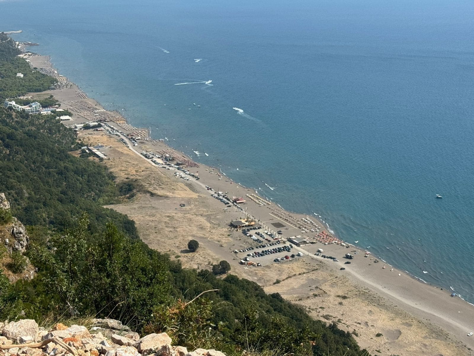 Familie vierpersoonskamer, balkon, uitzicht op strand | Strand