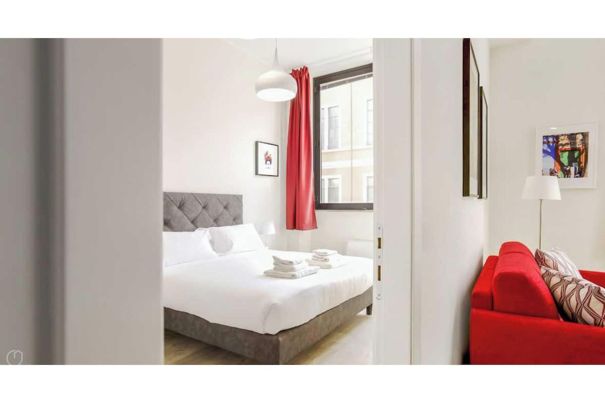 Executive Studio | Desk, laptop workspace, free WiFi