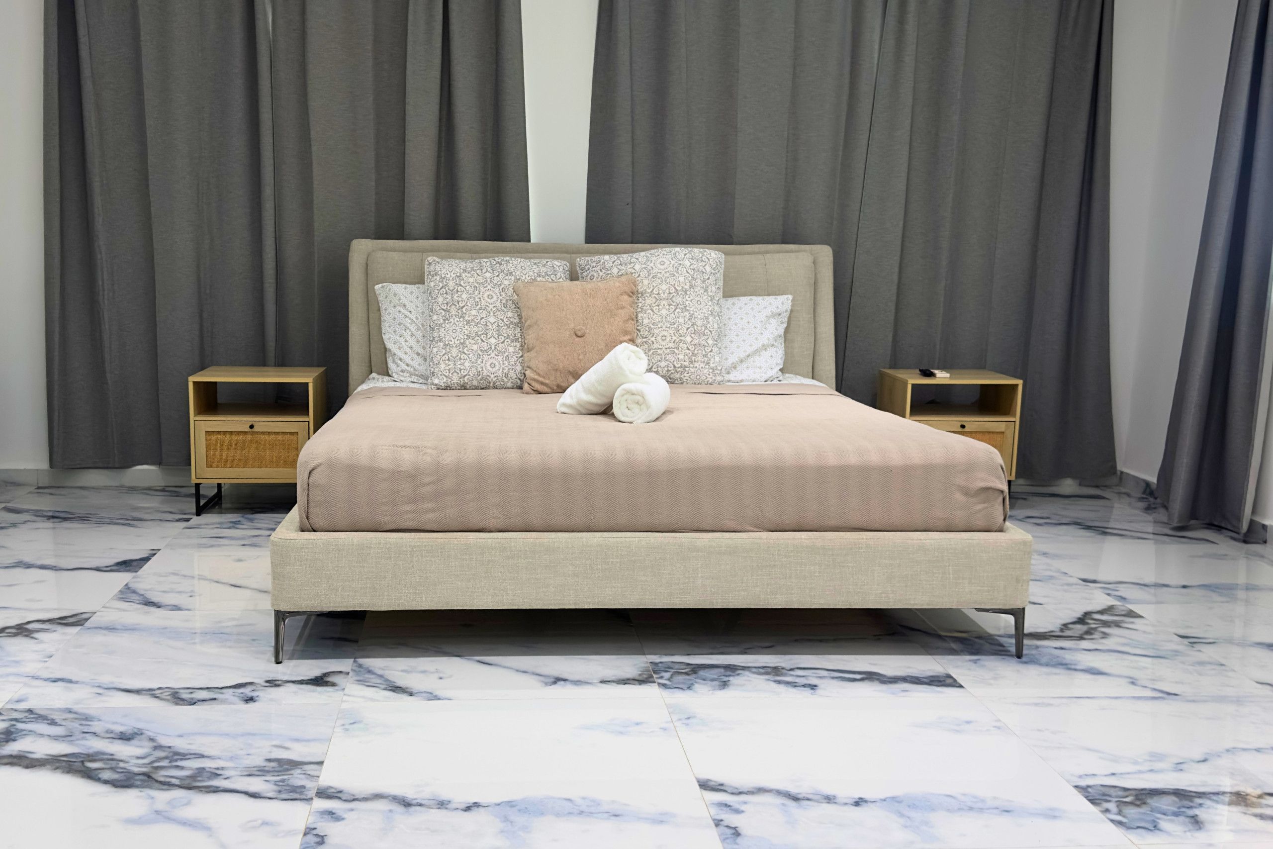 Iron/ironing board, WiFi (free), bed sheets