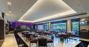 Dining - Golden Tulip Panchkula (Panchkula)
