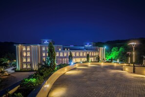 Front of property - Golden Tulip Panchkula (Panchkula)
