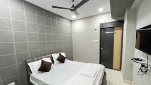 Deluxe Double Room, City View