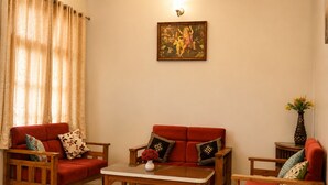 Unclassified image, 5 of 15, button - Smiriti Bhawan (Varanasi)