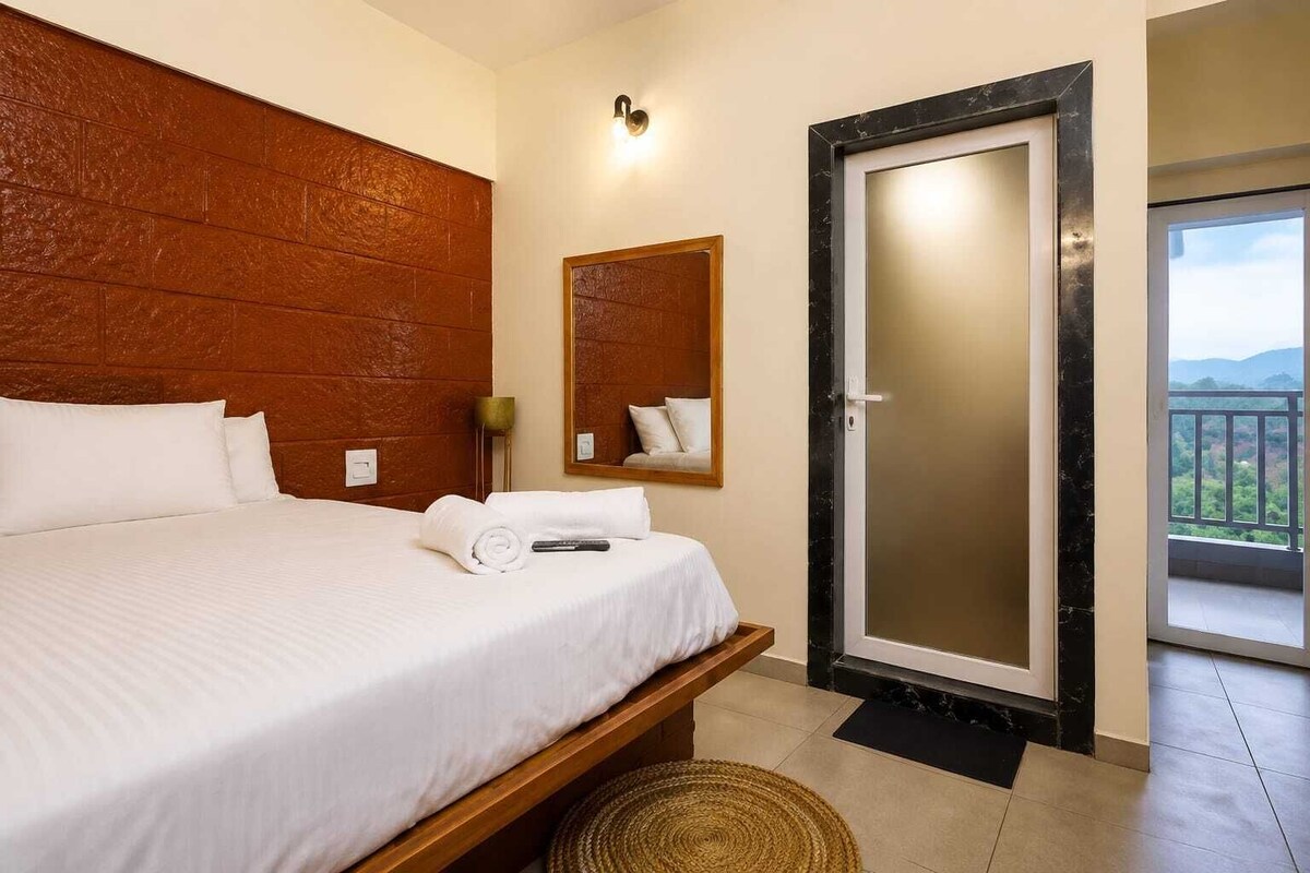 Habitación Deluxe, vista a la montaña | Escritorio 