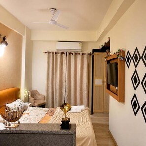 Room - Endless Vrindavan Stay | Home Away from Home (Vrindavan)