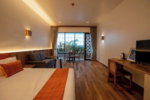 Desk, laptop workspace, free WiFi, bed sheets - Stadion Residence  (Phnom Penh)