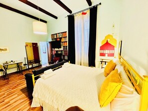 Chambre Double Supérieure, vue ville