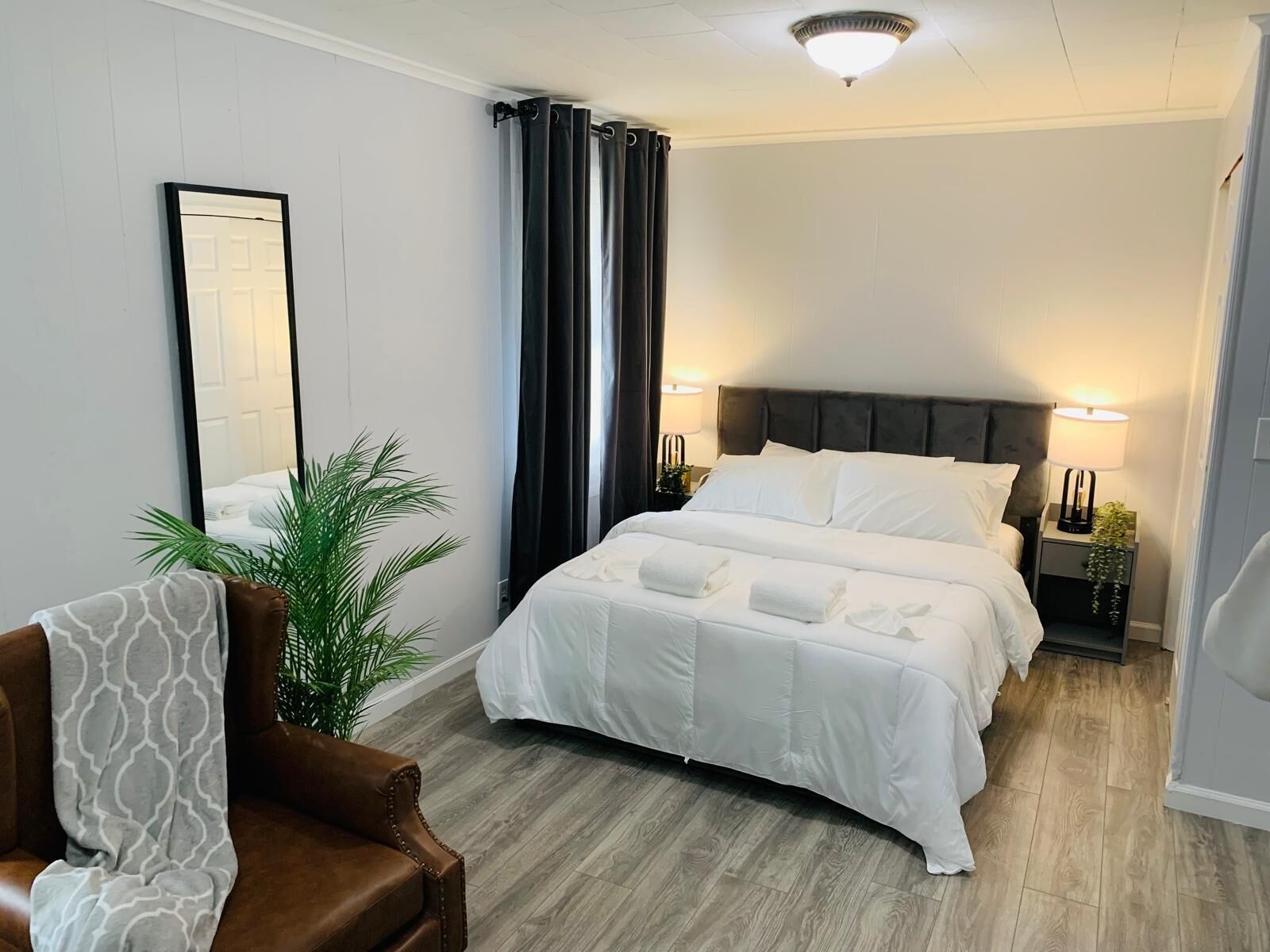 2 dormitorios, tabla de planchar con plancha, wifi gratis y ropa de cama