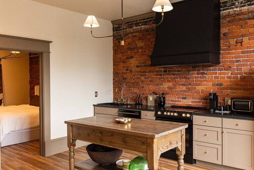 Suite 1 · Historic Snohomish 1st St