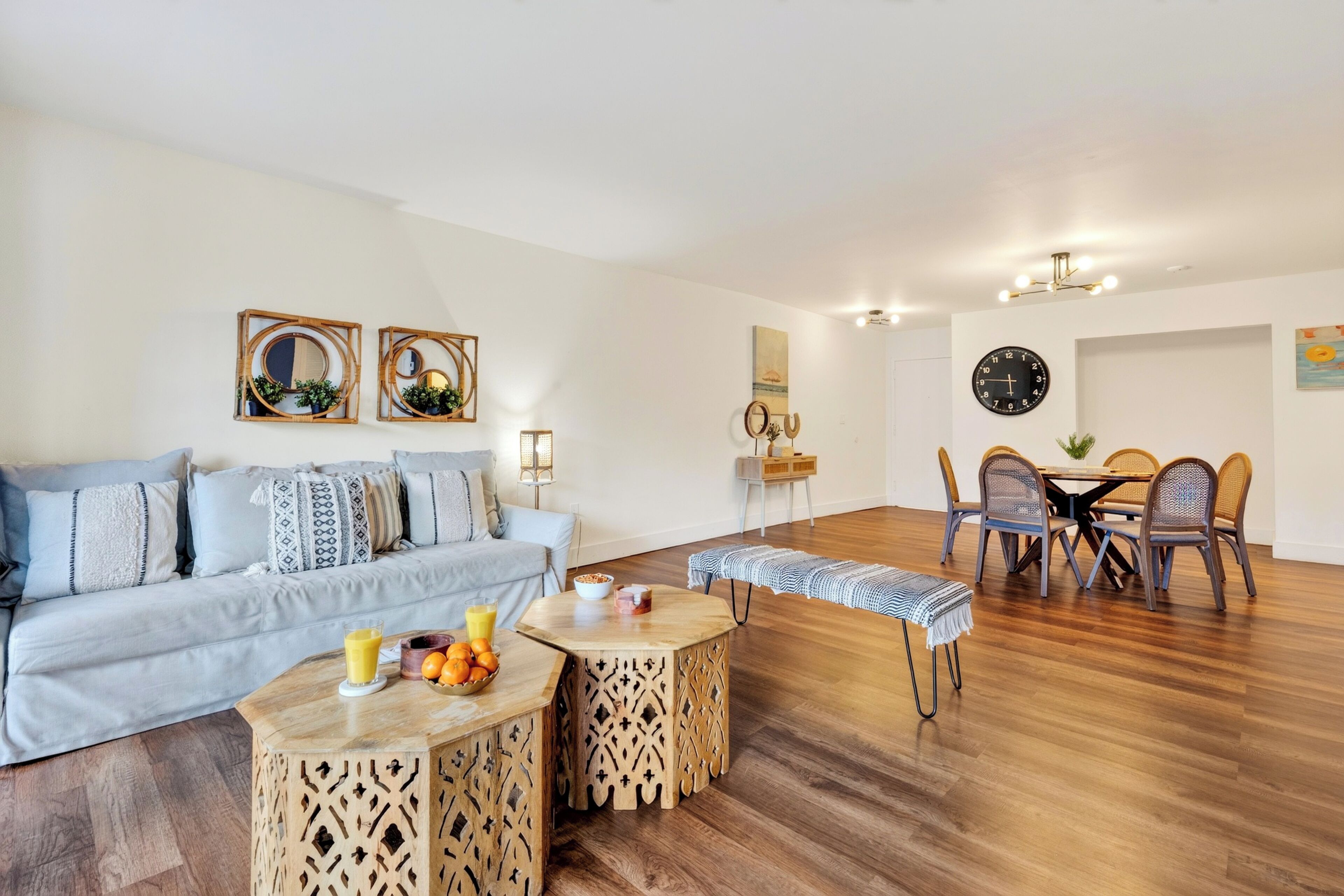 Garden Balcony + Pool + Deck | Walk To Beach + Dining | Skyline & Salt - Sunny Isles Beach, FL