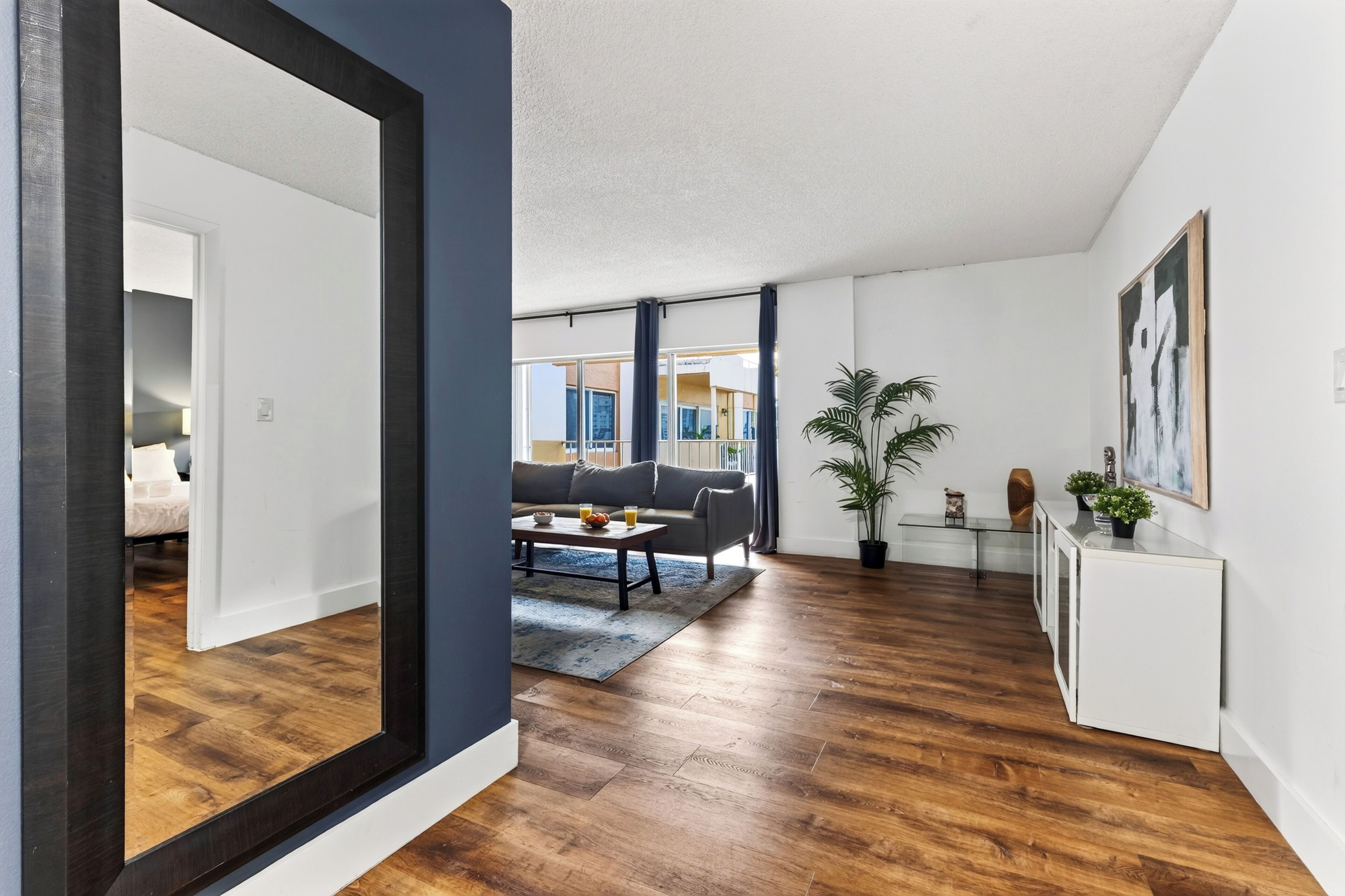 Sunny Isles Condo  Shared Pool + Private Balcony  Near Beaches | Isle Vista - Sunny Isles Beach, FL